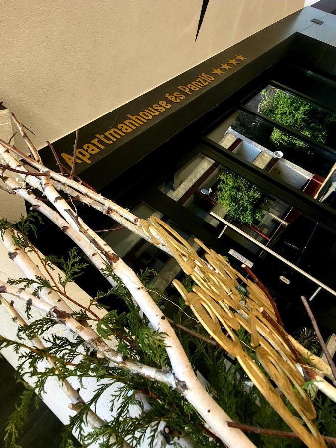 Sohaz Panzio Es Apartmanhaz ソルノク エクステリア 写真