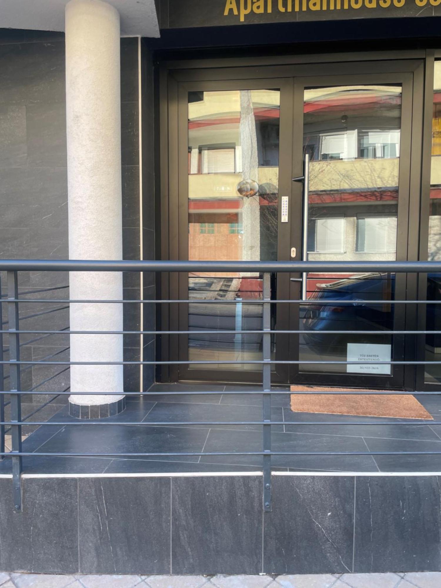 Sohaz Panzio Es Apartmanhaz ソルノク エクステリア 写真