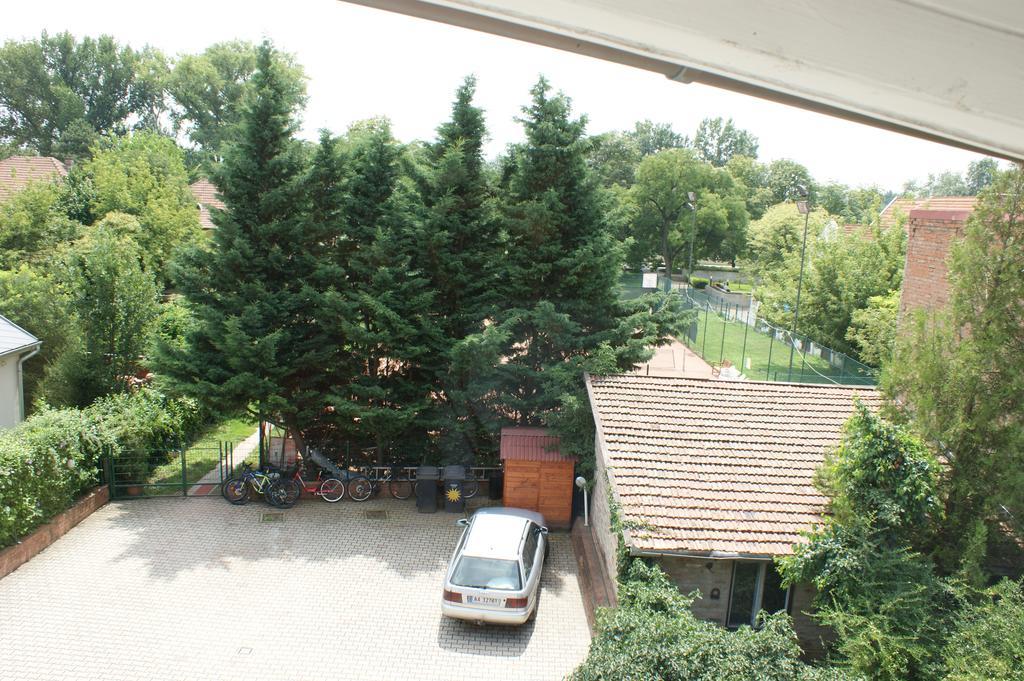 Sohaz Panzio Es Apartmanhaz ソルノク エクステリア 写真